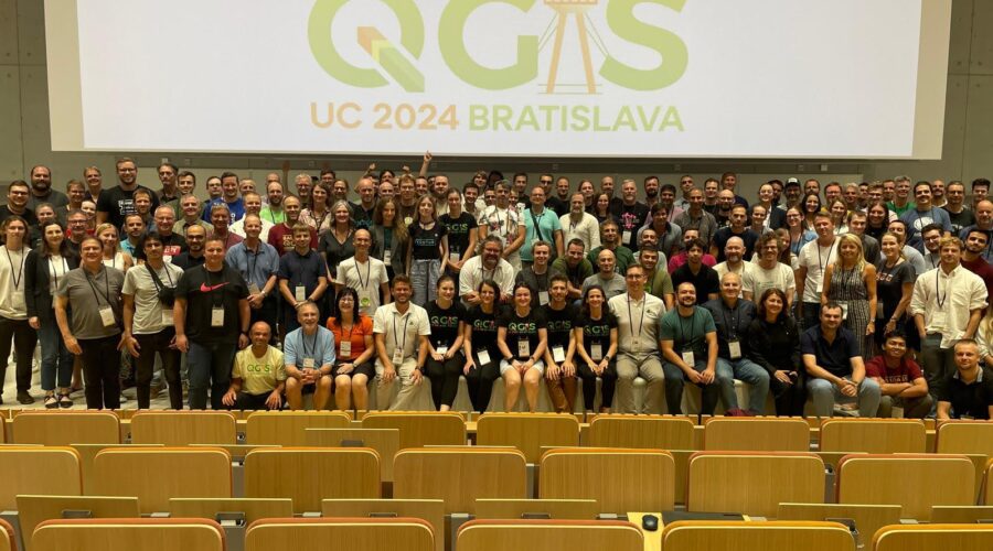 QGIS group photo